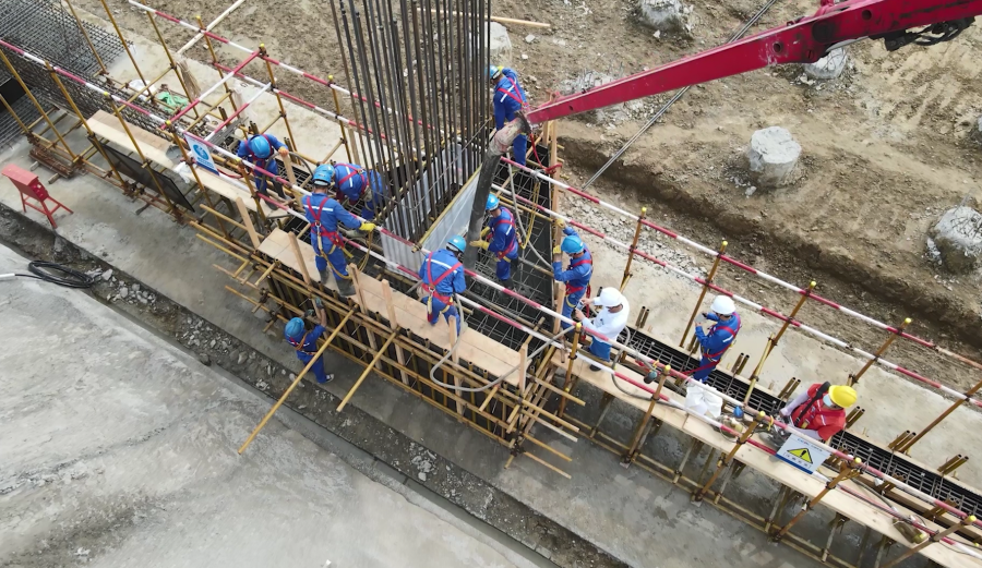 二、1號機組主廠房第一罐混凝土澆筑 二、1號機組主廠房第一罐混凝土澆筑