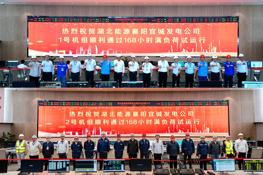 “雙機(jī)投產(chǎn)”(攝影:王運(yùn)瀅) “雙機(jī)投產(chǎn)”(攝影:王運(yùn)瀅)